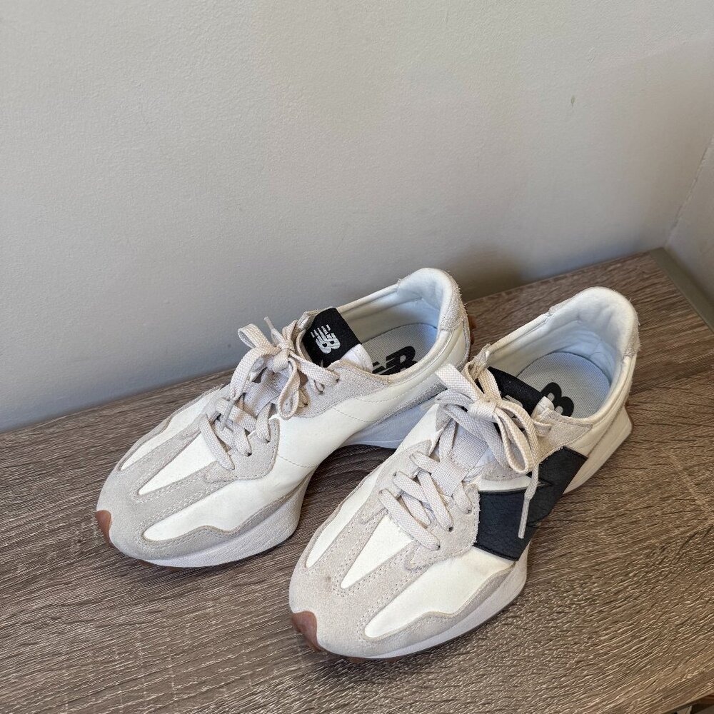 New Balance 327 Women Size 7 Gray White Black